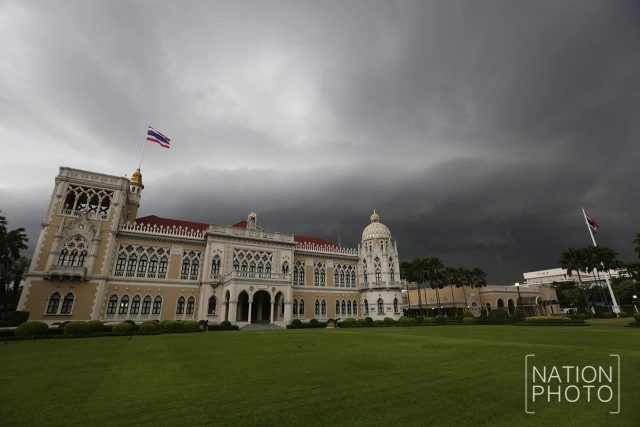 ฟ้าครึ้ม...ที่ทำเนียบ