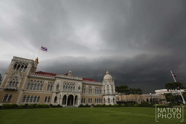 ฟ้าครึ้ม...ที่ทำเนียบ