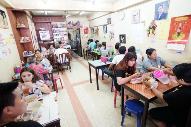 Unseenนครปฐม+26เมนูต้องห้ามพลาด 2วัน1คืน ด้วยงบ 3พันก่าๆ EP.1