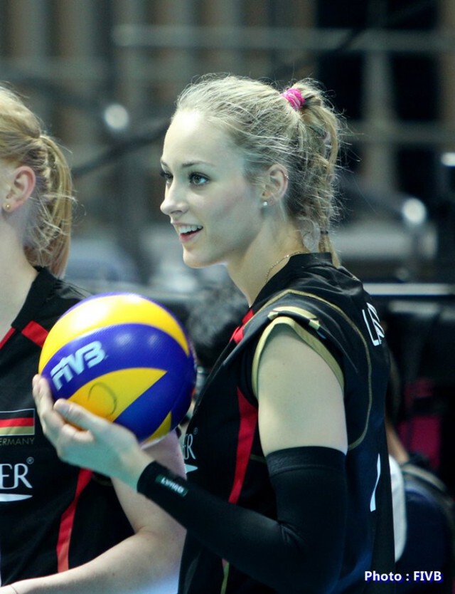 สุดยอด! "ตบวอลเลย์สาวไทย" อัดเยอรมนี 3-1 เซต คว้าชัยนัดส่งท้าย WGP 2016 สนามแรก