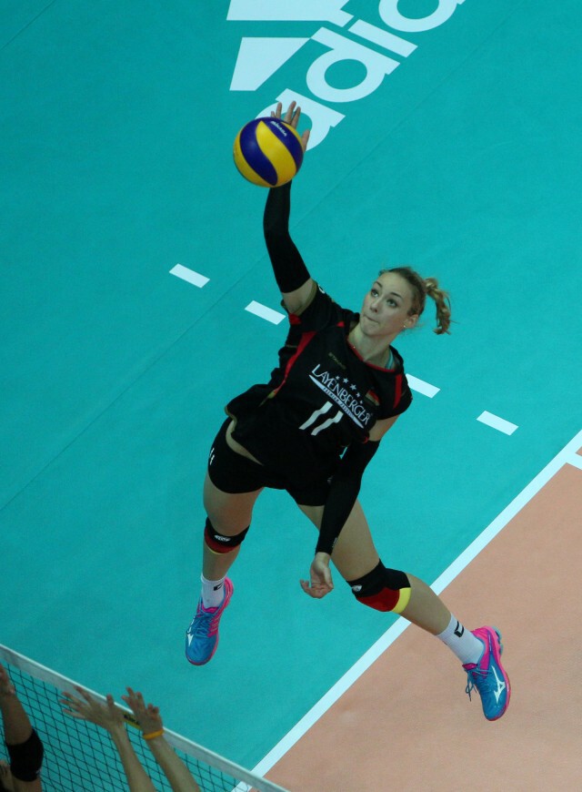 สุดยอด! "ตบวอลเลย์สาวไทย" อัดเยอรมนี 3-1 เซต คว้าชัยนัดส่งท้าย WGP 2016 สนามแรก