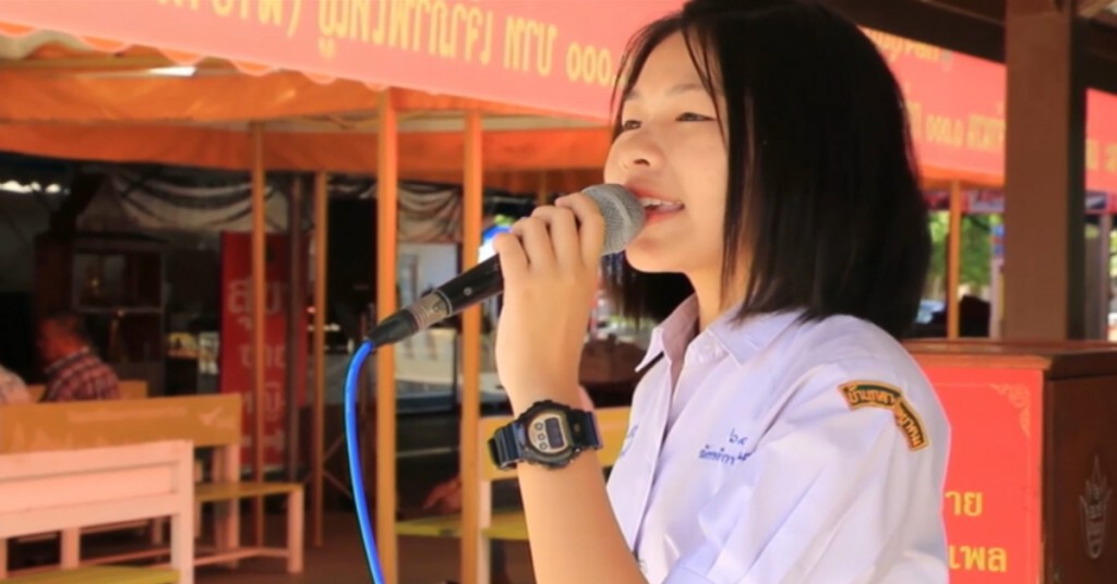 นักเรียนร้องเพลงแก้บนหลวงพ่อ ทำฝันตัวเองสำเร็จ นักเรียนร้องเพลงแก้บนหลวงพ่อ ทำฝันตัวเองสำเร็จ