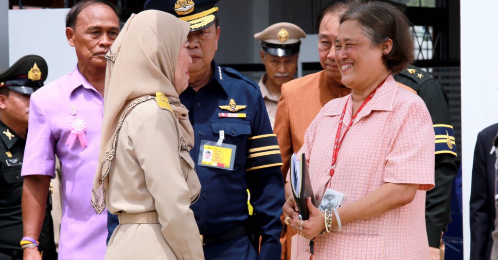 สมเด็จพระเทพฯ ทรงเปิดอาคารเฉลิมพระเกียรติ 60 พรรษา โรงเรียนพระดาบส จังหวัดชายแดนภาคใต้ สมเด็จพระเทพฯ ทรงเปิดอาคารเฉลิมพระเกียรติ 60 พรรษา โรงเรียนพระดาบส จังหวัดชายแดนภาคใต้