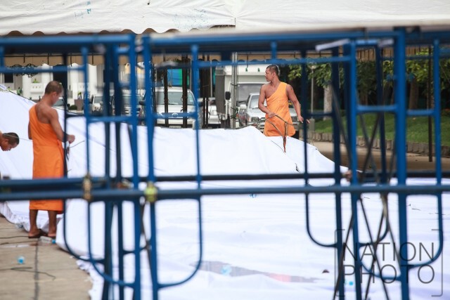 ประตู 1 วัดธรรมกาย ไร้"แบคโฮ"ขวางทาง
