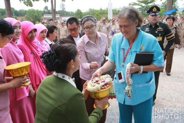 พระเทพฯ เสด็จพระราชดำเนิน ร.ร.ศรีฟารีดาบารูวิทยา จ.ยะลา