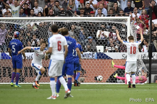 สุดมันส์! เช็กไล่ตีเสมอโครเอเชีย 2 - 2
ศึกยูโร 2016