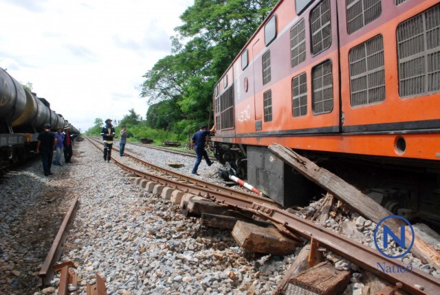 รถไฟกรุงเทพฯ–เด่นชัย ตกราง
คาดดินอ่อนตัวจากฝนตกต่อเนื่อง ไม่มีผู้โดยสารบาดเจ็บ