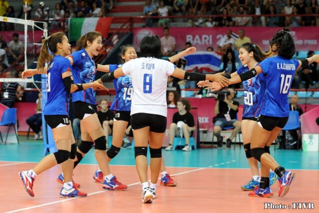 บรรยากาศชื่นมื่น
ทีมตบสาวไทย ฉลองวันเกิด  "น้องเพียว" ครบ 21 ปี