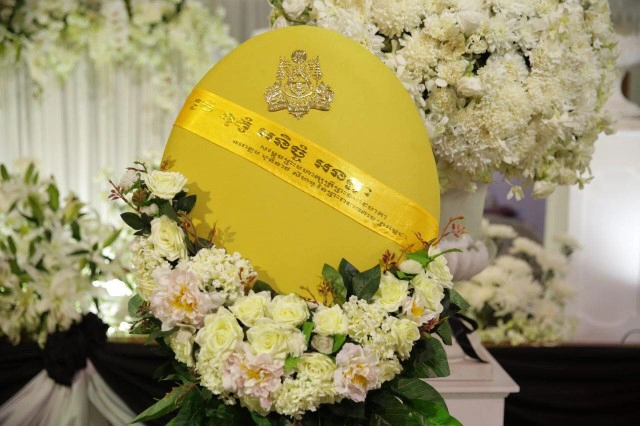 ฮุนเซน เป็นประธานฌาปนกิจศพ
" ใส่ ภู่ทอง" คนไทยเกาะกง