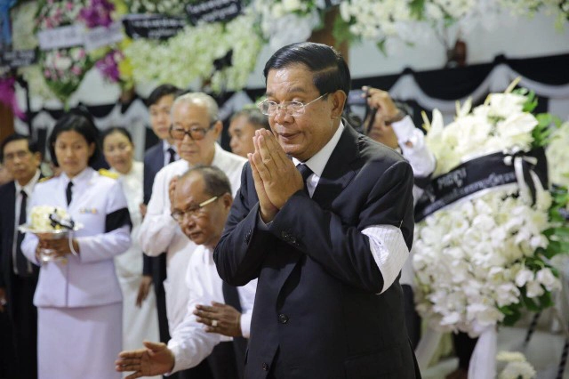 ฮุนเซน เป็นประธานฌาปนกิจศพ
" ใส่ ภู่ทอง" คนไทยเกาะกง