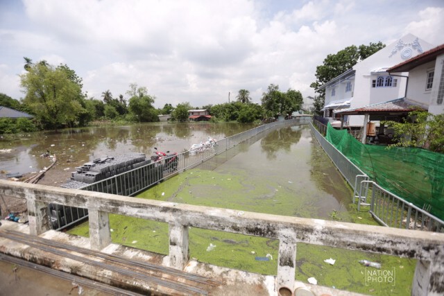 น้ำท่วมหมู่บ้านย่านรามอินทรา หลังฝนกระหน่ำ