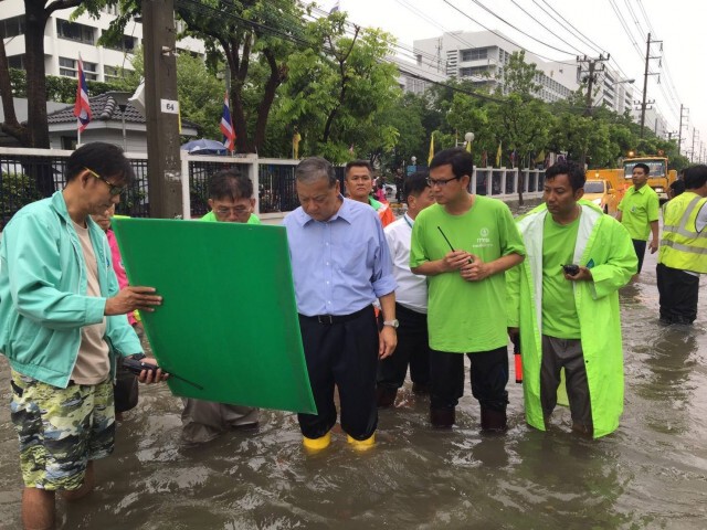สุขุมพันธุ์  ลงพื้นที่!
สั่งการแก้น้ำท่วมขัง 
ถนนรัชดาฯ แยกลาดพร้าว