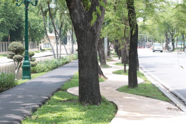 วิจารณ์! กทม. ทำทางจักรยานรอบสวนจิตรฯ
ผิดภูมิสถาปัตยกรรม ทำลายต้นไม้ใหญ่
