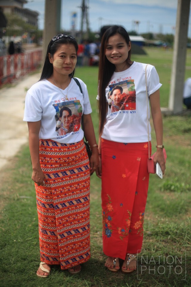 แรงงานเมียนมาร์ รอรับ "ซูจี"ที่ตลาดทะเลไทย สมุทรสาคร