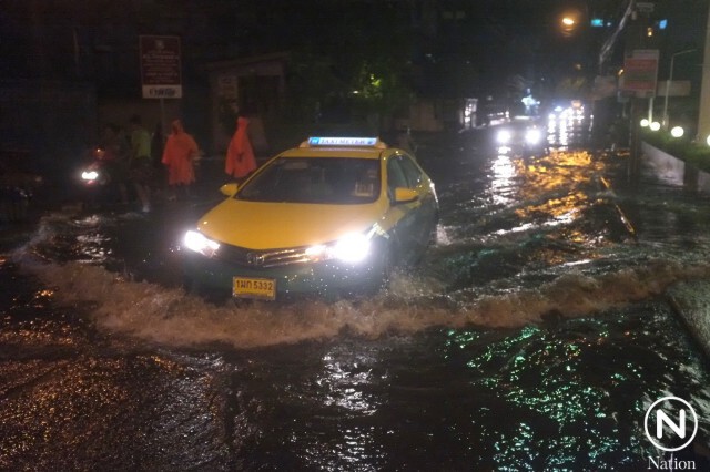 ฝนถล่มกรุง! 
"บางกะปิ" อ่วม สูงสุด 88 มิลลิเมตร