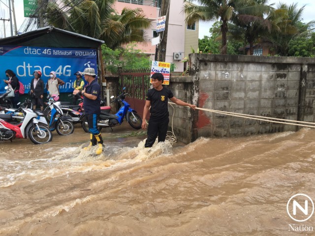 ขอนแก่นอ่วม! ฝนตกตลอดคืน น้ำระบายไม่ทัน