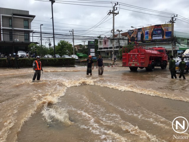ขอนแก่นอ่วม! ฝนตกตลอดคืน น้ำระบายไม่ทัน