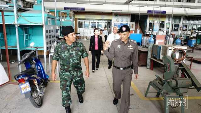 ทหาร-ตำรวจ บุกค้นเทคนิคกาญจนา
หลังเกิดเหตุนักเรียนยิงถล่มคู่อริ