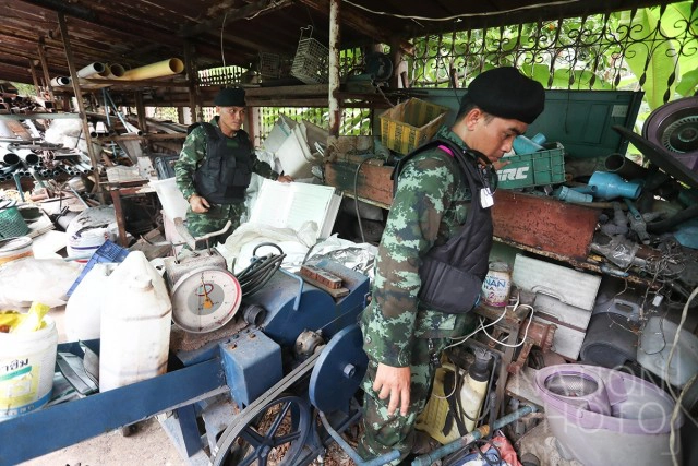 ตำรวจ-ทหารปิดล้อม ค้นช่างอุตฯ-เทคโนฯบางกะปิ