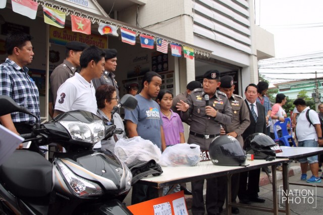 รวบแล้ว! 2 โจ๋ สาดกระสุนใส่คู่อริ
บนรถเมล์ย่านมีนบุรี