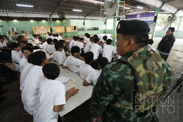 ตำรวจ-ทหารปิดล้อม ค้นช่างอุตฯ-เทคโนฯบางกะปิ