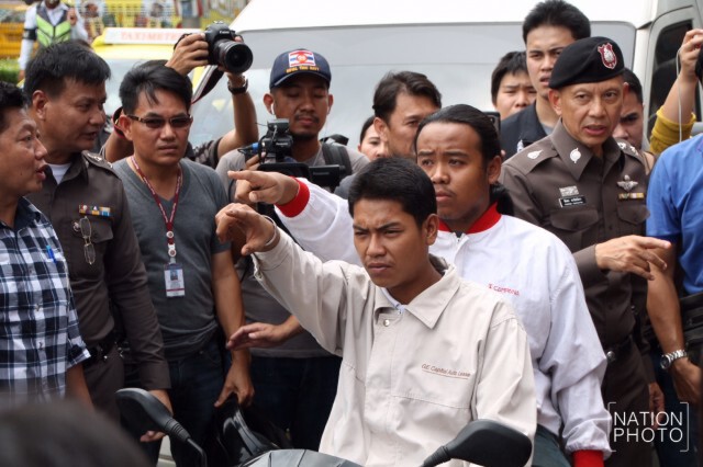 รวบแล้ว! 2 โจ๋ สาดกระสุนใส่คู่อริ
บนรถเมล์ย่านมีนบุรี