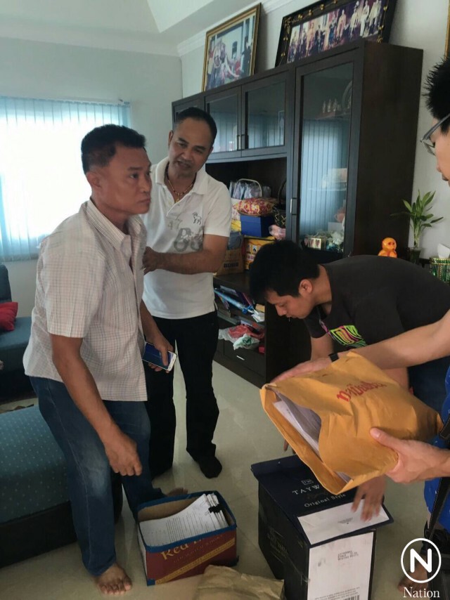 จับปลัดเทศบาลต.บ้านกลาง ปทุมฯ
ปล่อยกู้ดอกเบี้ยโหด ยึดเอทีเอ็มผู้ค้ำประกัน