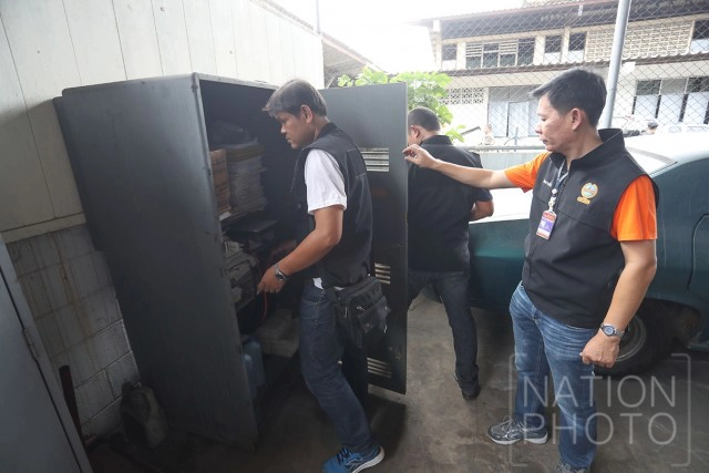 ตำรวจ-ทหารปิดล้อม ค้นช่างอุตฯ-เทคโนฯบางกะปิ