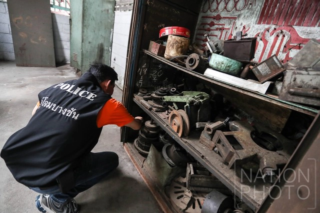 ตำรวจ-ทหารปิดล้อม ค้นช่างอุตฯ-เทคโนฯบางกะปิ