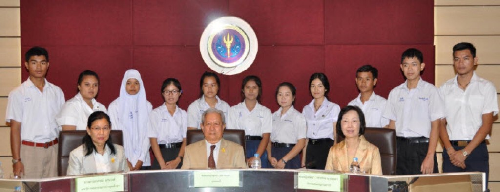 "องคมนตรี"เผยในหลวงทรงห่วงหนี้สินครู