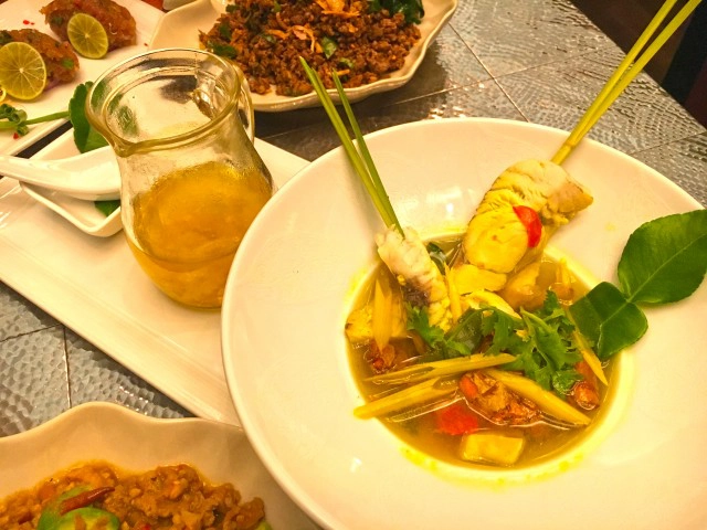 อร่อยปักหมุด : ห้องอาหาร Basil ร้านอาหารไทย โรงแรม Sheraton Grande Sukhumvit