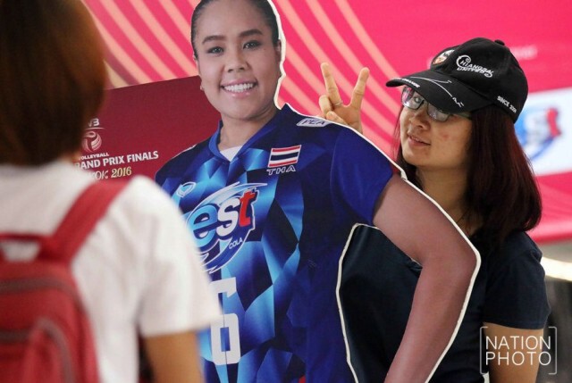 เชียร์สุดใจ!  ทีมลูกยางสาวไทย ตบบราซิล ศึก WGP2016