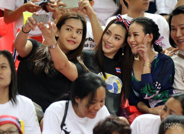 ภาพชุด : สู้เต็มที่...ลูกยางสาวไทยปะทะสาวแซมบ้า  แพ้...แต่ได้ใจกองเชียร์