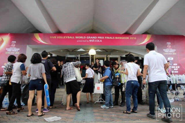เชียร์สุดใจ!  ทีมลูกยางสาวไทย ตบบราซิล ศึก WGP2016
