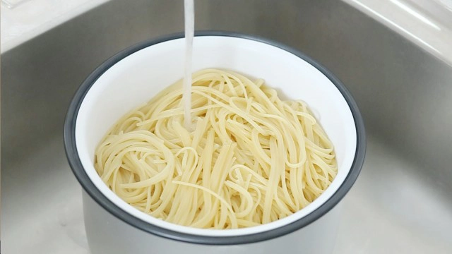 Cooking is Fun :  สปาเก็ตตี้ต้มยำกุ้งเข้มข้นชีสสสสสสส