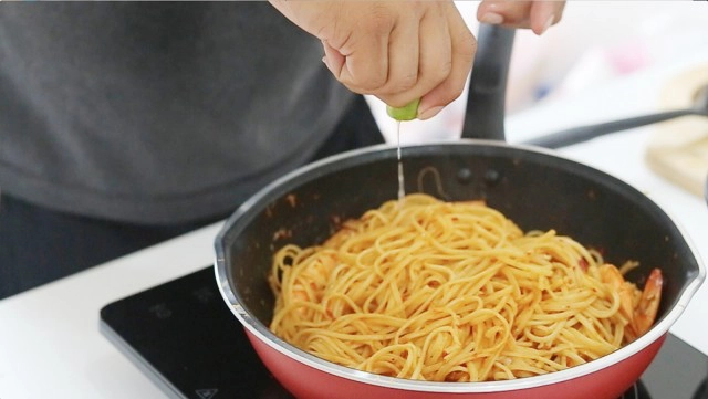Cooking is Fun :  สปาเก็ตตี้ต้มยำกุ้งเข้มข้นชีสสสสสสส