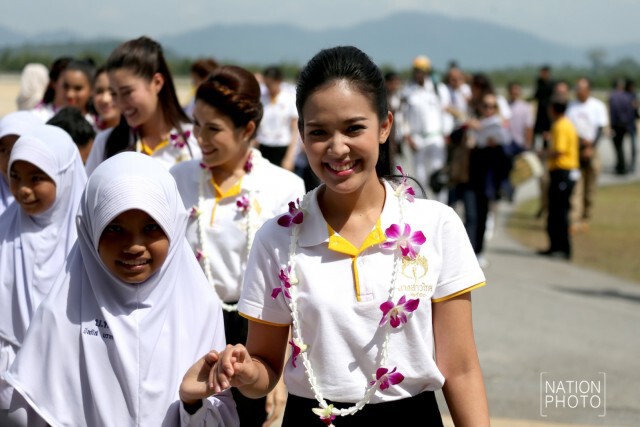 ผู้เข้าประกวดนางสาวไทย 59 ร่วมกิจกรรมในจ.นราธิวาส