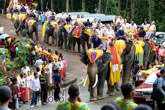 ผู้เข้าประกวดมิสยูนิเวิร์สไทยแลนด์ 2016
ขึ้นช้าง-แห่ผ้า ห่มพระธาตุฯ