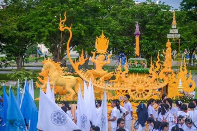 "พิธีแห่เทียนพรรษา"ณ พุทธมณฑล