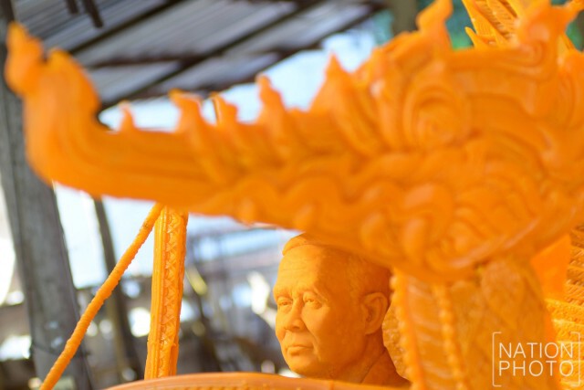 ขบวนเทียน "เทิดไท้ องค์ราชัน ครองราชย์ 70 ปี" เตรียมเข้าประกวดงานแห่เทียนพรรษาปี 2559