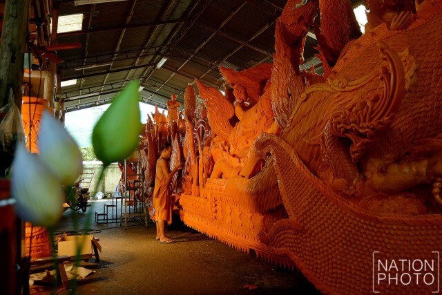 ขบวนเทียน "เทิดไท้ องค์ราชัน ครองราชย์ 70 ปี" เตรียมเข้าประกวดงานแห่เทียนพรรษาปี 2559