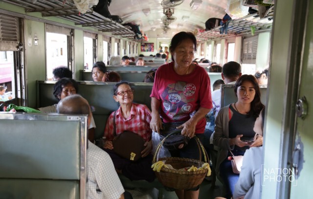 หัวลำโพงคึกคัก! ประชาชนกลับบ้าน-ท่องเที่ยวช่วงหยุดยาว