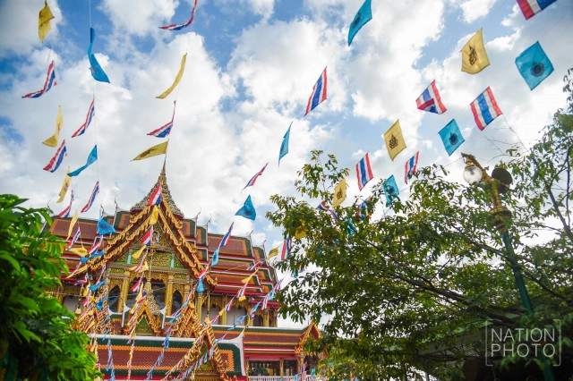 พุทธศาสนิกชน ร่วมทำบุญวันอาสาฬหบูชา หล่อเทียนวันเข้าพรรษา