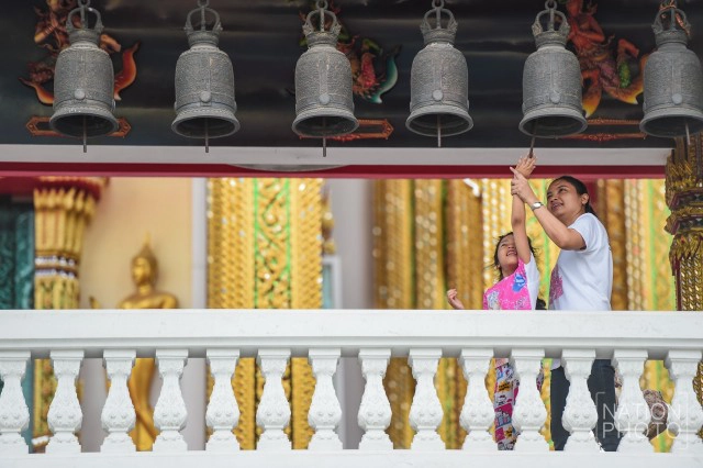 พุทธศาสนิกชน ร่วมทำบุญวันอาสาฬหบูชา หล่อเทียนวันเข้าพรรษา