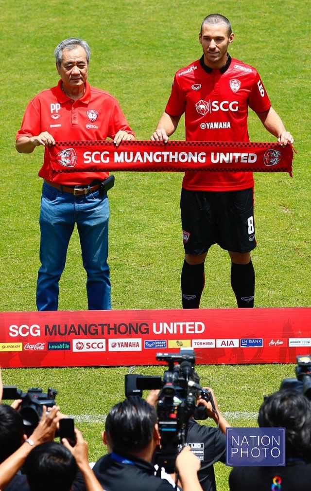 เมืองทองฯ เปิดตัว "ซิสโก้ ฆิเมเนซ" ดาวยิงสเปน พร้อมไล่ล่าแชมป์ไทยลีก2016