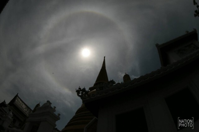 พระอาทิตย์ทรงกลด เหนือวัดบวรฯ