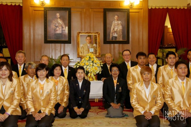 คณะนักกีฬา-เจ้าหน้าที่ ลงนามถวายพระพรในหลวง ก่อนไปริโอเกมส์ 2016