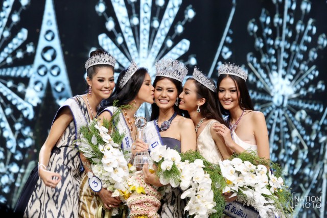 สาวบางพลี สวยคมเข้ม "น้ำตาล" ชลิตา ส่วนเสน่ห์
คว้ามงกุฎมิสยูนิเวิร์สไทยแลนด์ 2016