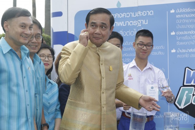 "นายกฯ"ดื่มน้ำประปา การันตีสะอาดจริง