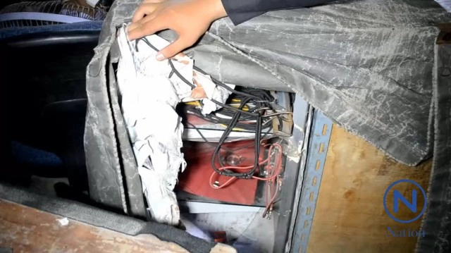 ตร.รวบหนุ่มใหญ่ทุบตู้ร้านเลี่ยมพระ
ลักสร้อย-กรอบพระ มูลค่ากว่าแสนบาท